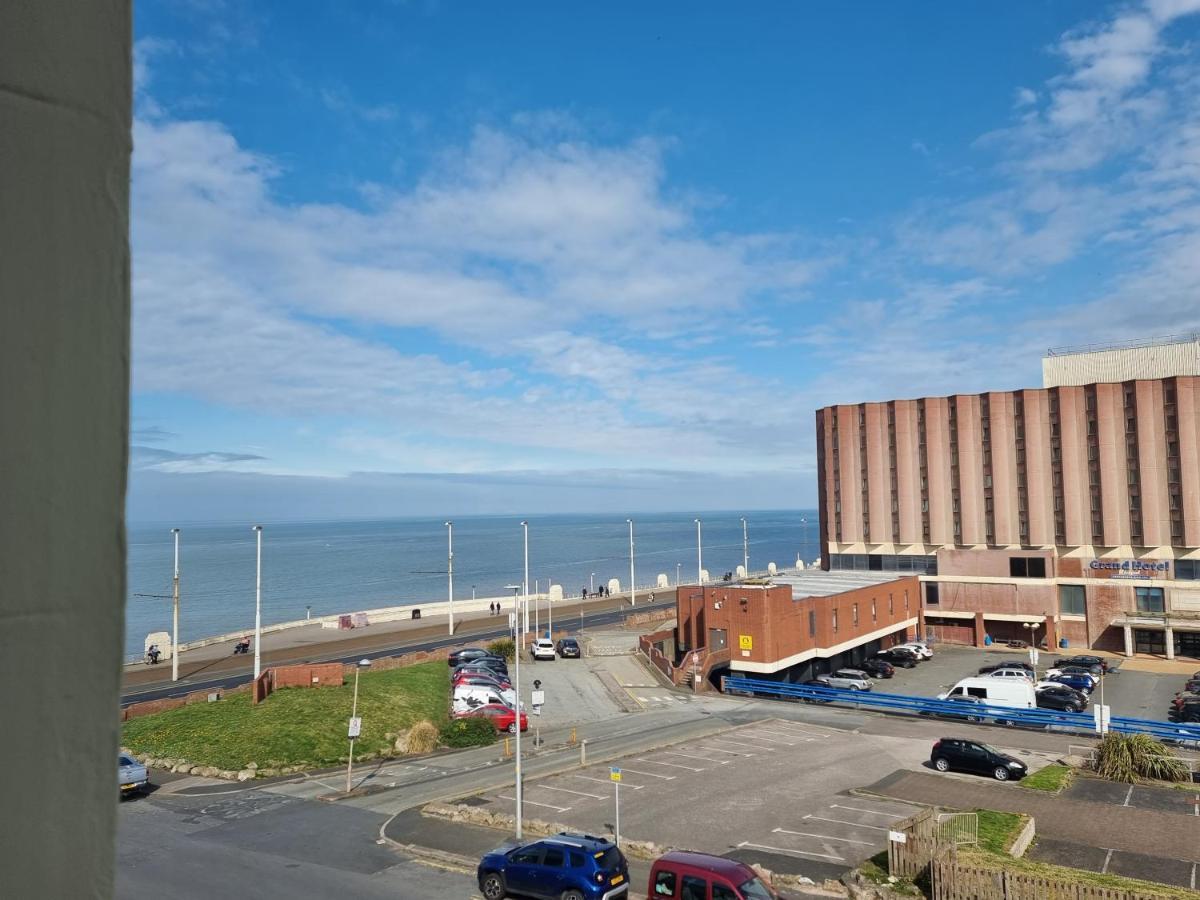 Granada Apartments Derby Road Blackpool Exterior photo